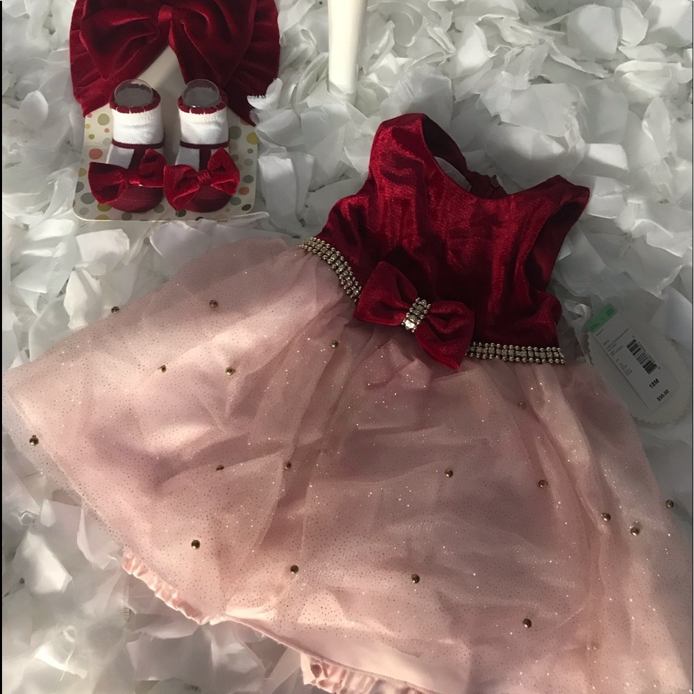 Little Me dress new with tag 🏷 socks and hat.